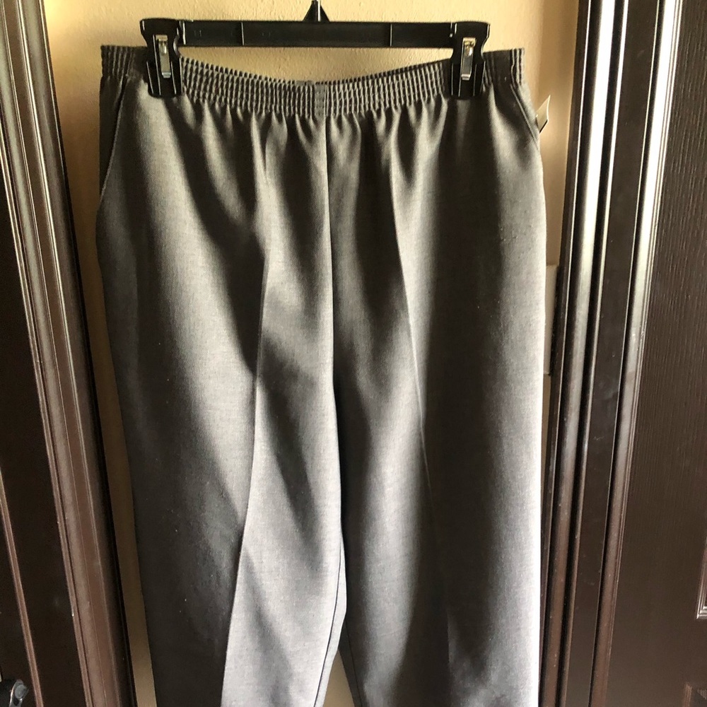 Alfred Dunner Classic Pull-On Straight-Leg Pants| Elastic waistband